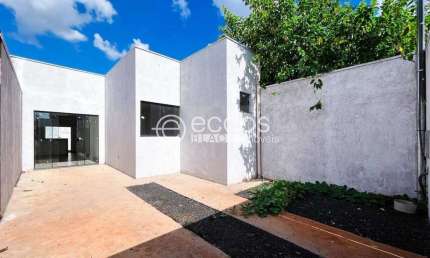 Casa à venda, 3 quartos, 1 suíte, 2 vagas, Laranjeiras - Uberlândia/MG