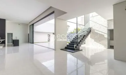 Casa em condomínio à venda, 4 quartos, 3 suítes, 4 vagas, Jardim Sul - Uberlândia/MG