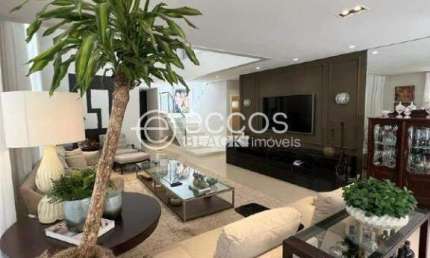 Casa em condomínio à venda, 3 quartos, 3 suítes, 4 vagas, Jardim Sul - Uberlândia/MG