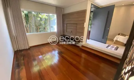 Casa à venda, 3 quartos, 1 suíte, 3 vagas, Tabajaras - Uberlândia/MG