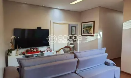 Casa à venda, 3 quartos, 2 suítes, 2 vagas, Tabajaras - Uberlândia/MG