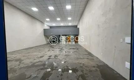 Barracão / Galpão / Depósito à venda na Avenida Paulo Firmino, --, Jardim Holanda, Uberlândia