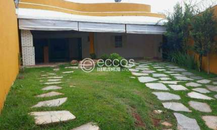 Casa à venda, 3 quartos, 1 suíte, 2 vagas, Jardim Patrícia - Uberlândia/MG