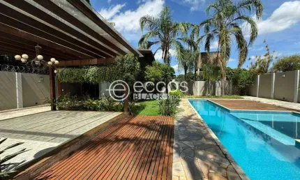 Casa à venda, 3 quartos, 1 suíte, 6 vagas, Cidade Jardim - Uberlândia/MG