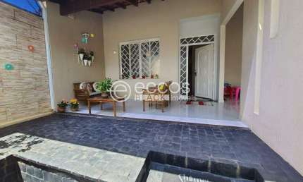 Casa à venda, 3 quartos, 1 suíte, 2 vagas, Vigilato Pereira - Uberlândia/MG