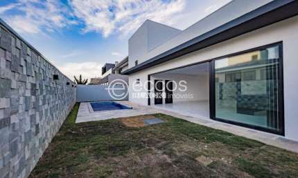 Casa em condomínio à venda, 3 quartos, 3 suítes, 2 vagas, Granja Marileusa - Uberlândia/MG