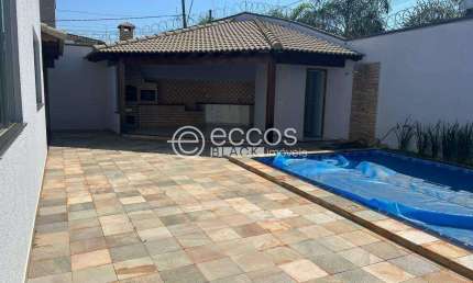 Casa à venda, 4 quartos, 3 suítes, 3 vagas, Alto Umuarama - Uberlândia/MG
