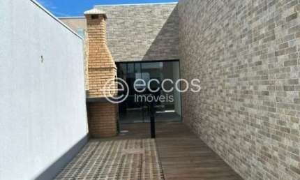 Casa à venda, 2 quartos, 1 suíte, 4 vagas, Jardim Brasília - Uberlândia/MG