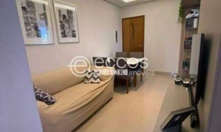 Apartamento à venda, 2 quartos, 1 suíte, 1 vaga, Segismundo Pereira - Uberlândia/MG