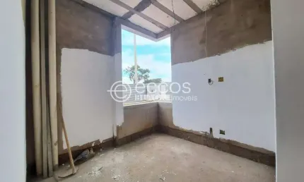 Casa em condomínio à venda, 3 quartos, 3 suítes, 3 vagas, laranjeiras - uberlândia/mg