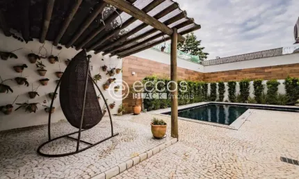 Casa à venda, 4 quartos, 3 suítes, 5 vagas, Morada da Colina - Uberlândia/MG