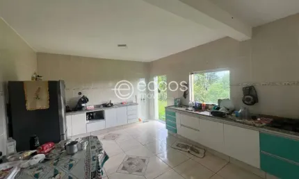 Casa à venda, 4 quartos, 1 suíte, 4 vagas, Shopping Park - Uberlândia/MG