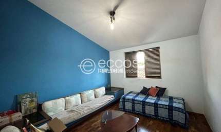 Casa à venda, 5 quartos, 3 suítes, 4 vagas, Lídice - Uberlândia/MG