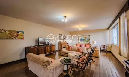 Apartamento à venda, 4 quartos, 2 suítes, 3 vagas, Centro - Uberlândia/MG