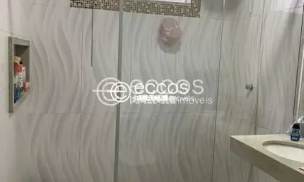 Casa à venda, 4 quartos, 2 suítes, 2 vagas, Osvaldo Rezende - Uberlândia/MG