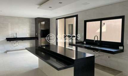 Casa à venda, 3 quartos, 1 suíte, 3 vagas, Grand Ville - Uberlândia/MG