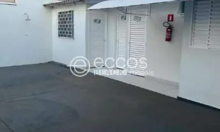 Casa à venda, 3 quartos, 1 suíte, 2 vagas, Presidente Roosevelt - Uberlândia/MG