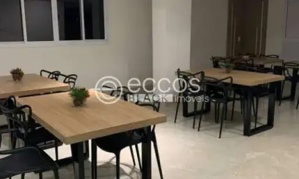 Apartamento à venda, 2 quartos, 1 suíte, 2 vagas, Santa Mônica - Uberlândia/MG