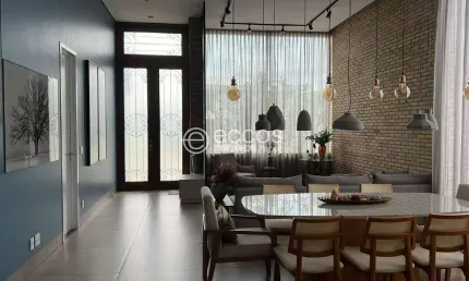 Casa em condomínio para aluguel, 3 quartos, 3 suítes, 4 vagas, Jardim Sul - Uberlândia/MG