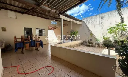 Casa à venda, 3 quartos, 5 vagas, Planalto - Uberlândia/MG