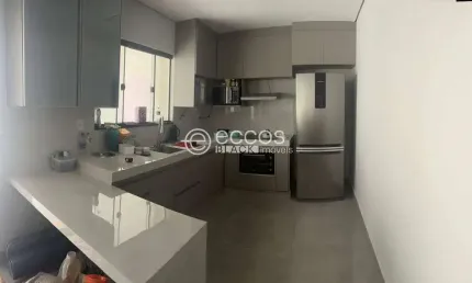 Casa à venda, 3 quartos, 1 suíte, 2 vagas, Aclimação - Uberlândia/MG