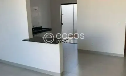 Casa à venda, 2 quartos, 1 suíte, 2 vagas, Laranjeiras - Uberlândia/MG