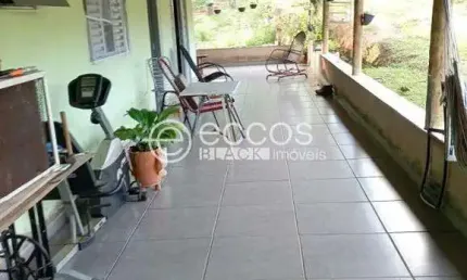 Chácara à venda, 4 quartos, 1 suíte, ÁREA RURAL DE ARAGUARI - ARAGUARI/MG