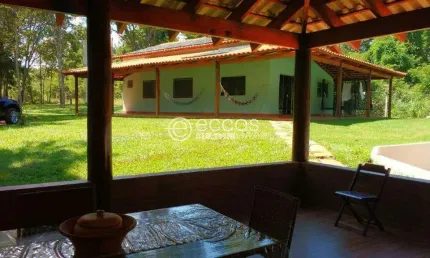 Chácara à venda, 5 quartos, 2 suítes, Área Rural de Uberlândia - Uberlândia/MG
