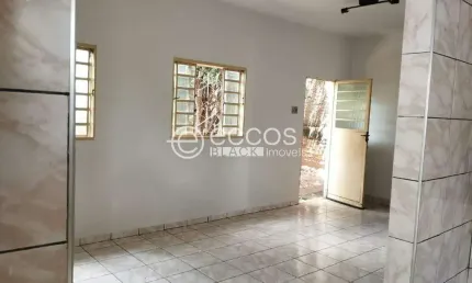 Casa à venda, 3 quartos, 2 suítes, 3 vagas, Lagoinha - Uberlândia/MG