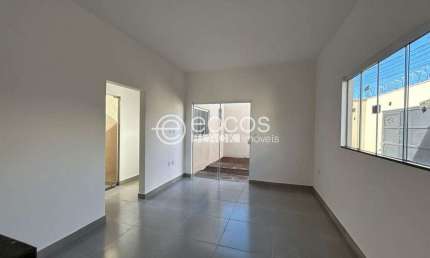 Casa à venda, 3 quartos, 1 suíte, 2 vagas, Pacaembu - Uberlândia/MG