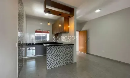 Casa à venda, 2 quartos, 1 suíte, 2 vagas, Laranjeiras - Uberlândia/MG