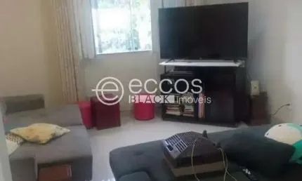 Casa à venda, 3 quartos, 1 suíte, 2 vagas, Brasil - Uberlândia/MG