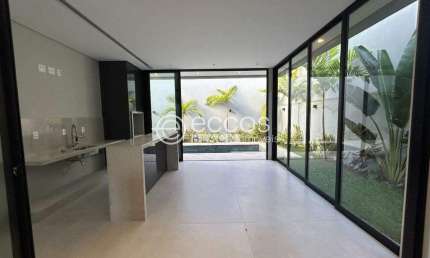 Casa em condomínio à venda, 3 quartos, 3 suítes, 3 vagas, Granja Marileusa - Uberlândia/MG