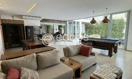 Casa em condomínio à venda, 4 quartos, 4 suítes, 2 vagas, Morada da Colina - Uberlândia/MG