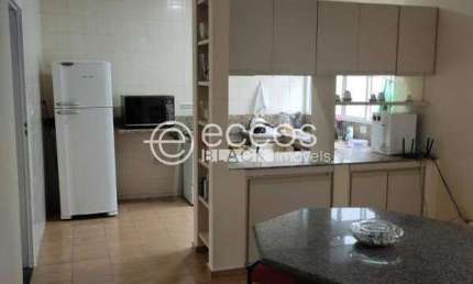 Casa à venda, 3 quartos, 1 suíte, Vigilato Pereira - Uberlândia/MG