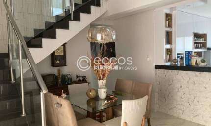 Cobertura à venda, 3 quartos, 1 suíte, 2 vagas, Patrimônio - Uberlândia/MG