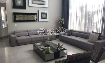 Casa à venda, 4 quartos, 4 suítes, 3 vagas, Jardim Karaíba - Uberlândia/MG