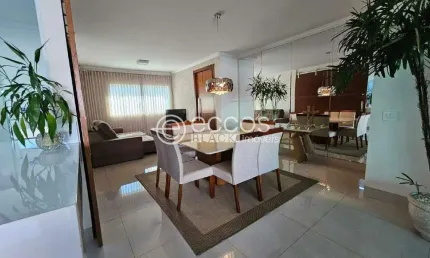 Casa à venda, 4 quartos, 3 suítes, Jardim Inconfidência - Uberlândia/MG