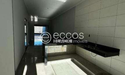 Casa à venda, 3 quartos, 1 suíte, 2 vagas, Marta Helena - Uberlândia/MG