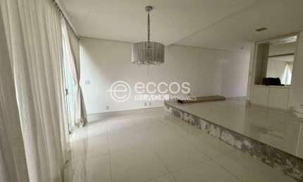 Casa para aluguel, 3 quartos, 1 suíte, 3 vagas, Jardim Karaíba - Uberlândia/MG