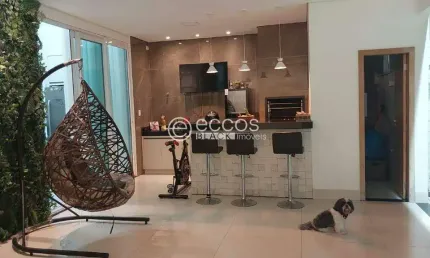 Casa à venda, 3 quartos, 1 suíte, 3 vagas, Jardim Patrícia - Uberlândia/MG
