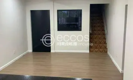Casa à venda, 5 quartos, 1 suíte, 2 vagas, Custódio Pereira - Uberlândia/MG