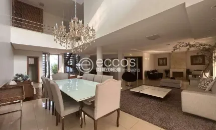 Casa à venda, 4 quartos, 4 suítes, 4 vagas, Morada da Colina - Uberlândia/MG