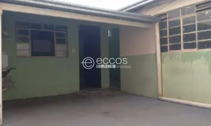 Casa à venda, 3 quartos, 1 suíte, 2 vagas, Brasil - Uberlândia/MG