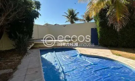 Casa à venda, 4 quartos, 2 suítes, 6 vagas, Jardim Karaíba - Uberlândia/MG