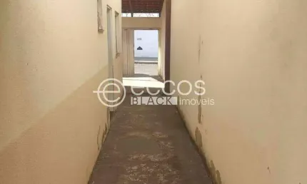 Casa à venda, 3 quartos, 1 vaga, Jardim Ipanema - Uberlândia/MG