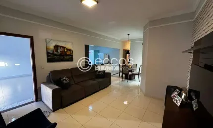 Casa à venda, 3 quartos, 1 suíte, 4 vagas, Jardim Europa - Uberlândia/MG