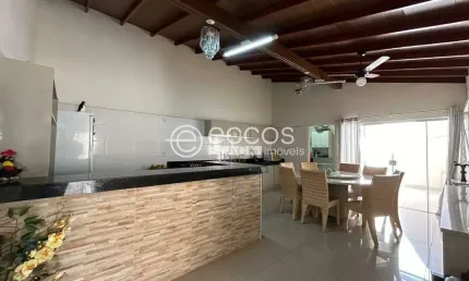 Casa à venda, 3 quartos, 2 suítes, 3 vagas, Jardim Patrícia - Uberlândia/MG