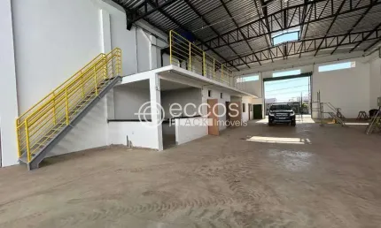 Barracão / Galpão / Depósito à venda na Rua Mário Quintana, --, Novo Mundo, Uberlândia
