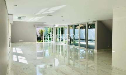 Casa à venda, 3 quartos, 3 suítes, 6 vagas, Belvedere - Belo Horizonte/MG